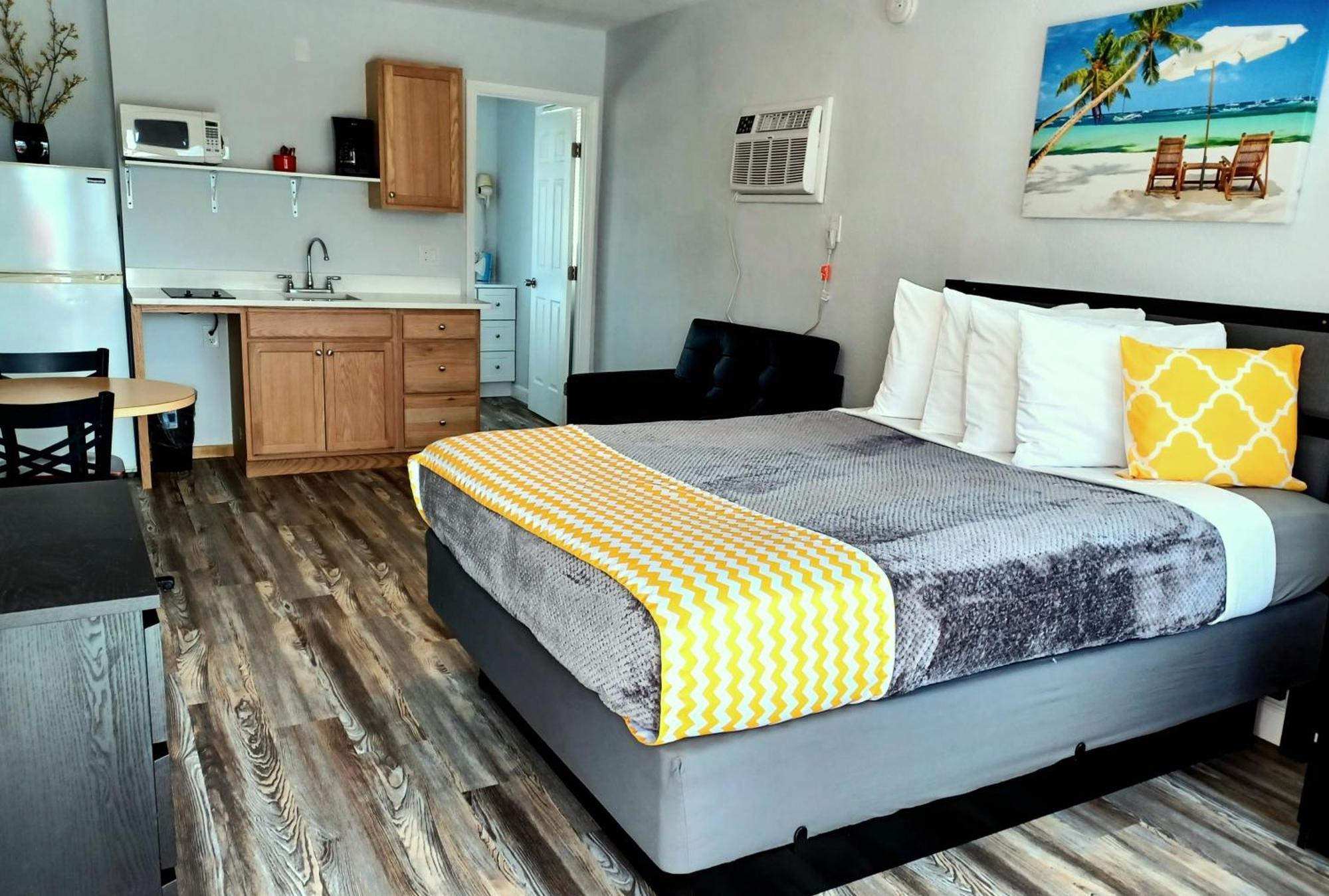 Johns Pass Beach Motel Treasure Island Exterior foto