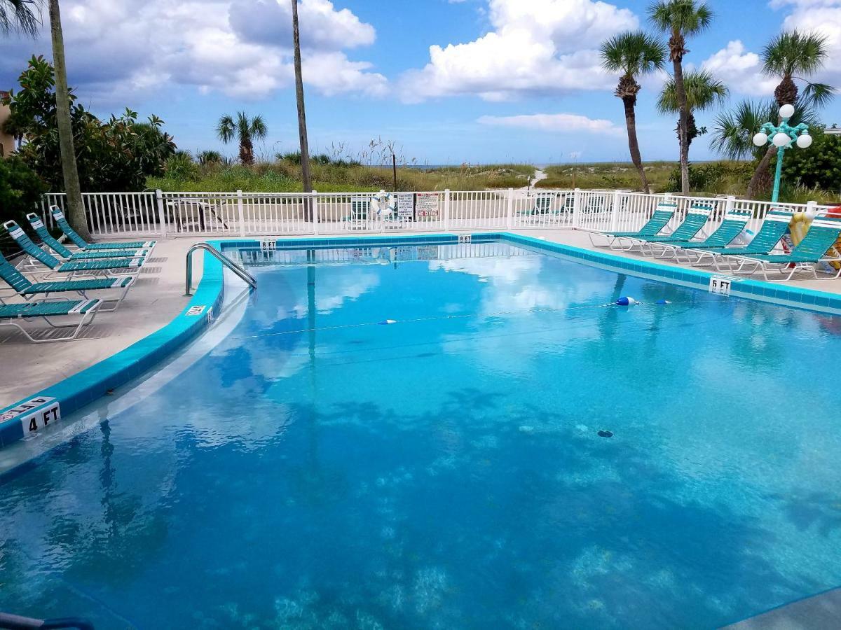 Johns Pass Beach Motel Treasure Island Exterior foto